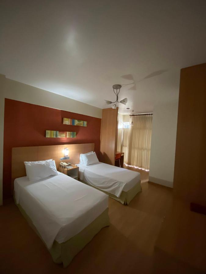 Liber Hotel Nova Serrana - Conforto Na Rota Da Br-262 Exterior photo