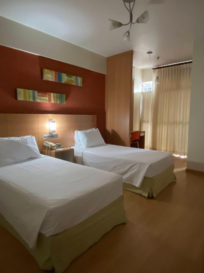 Liber Hotel Nova Serrana - Conforto Na Rota Da Br-262 Exterior photo